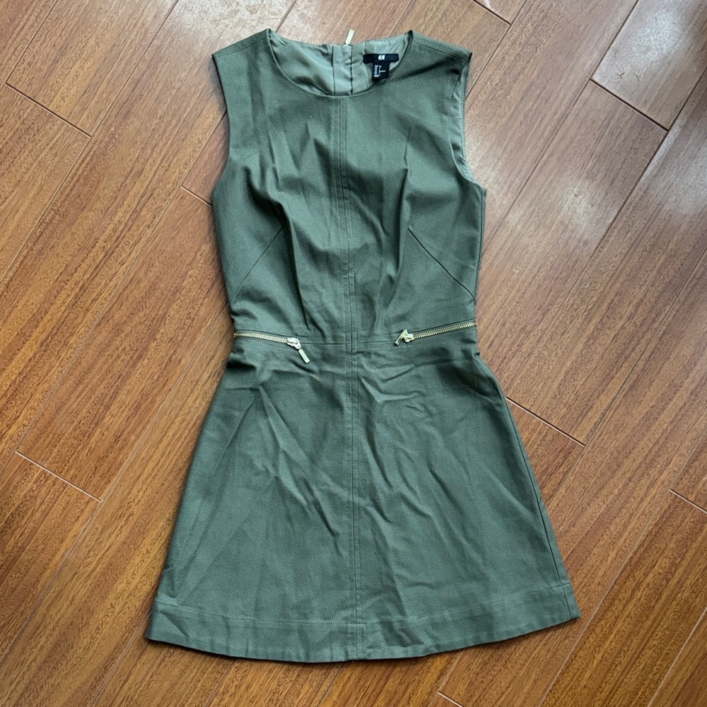 H&M Olive Green Mini Dress with Zipper Accents size 4 - Picture 2 of 7